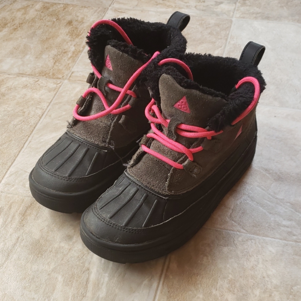 🎀Kids Nike ACG boots🎀